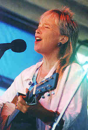 Laurie Lewis (c) 1998 Stephen Ide